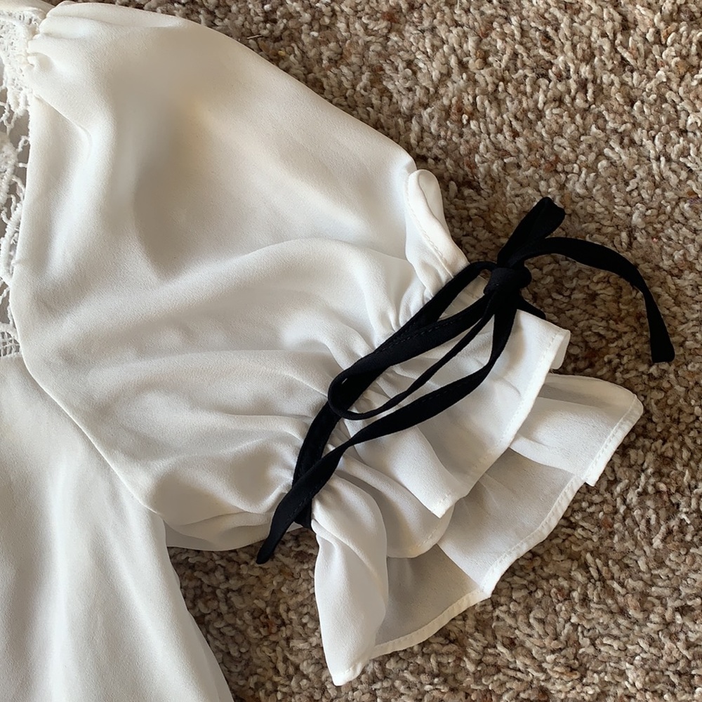 Interrupted Ruffle Blouse Size Small - Picture 3 of 4